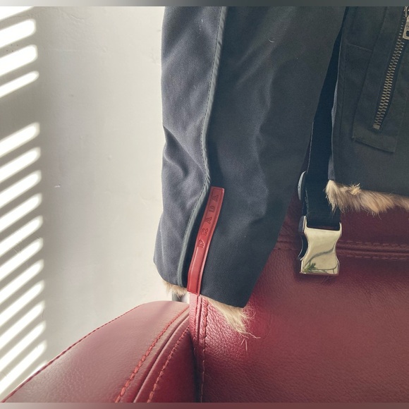 PRADA Milano Winter Coat with Authentic Fox Fur - Picture 4 of 7